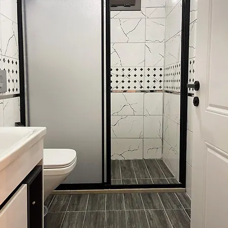 Aden Apart Φετιγιέ