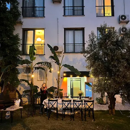 Aden Apart * Φετιγιέ